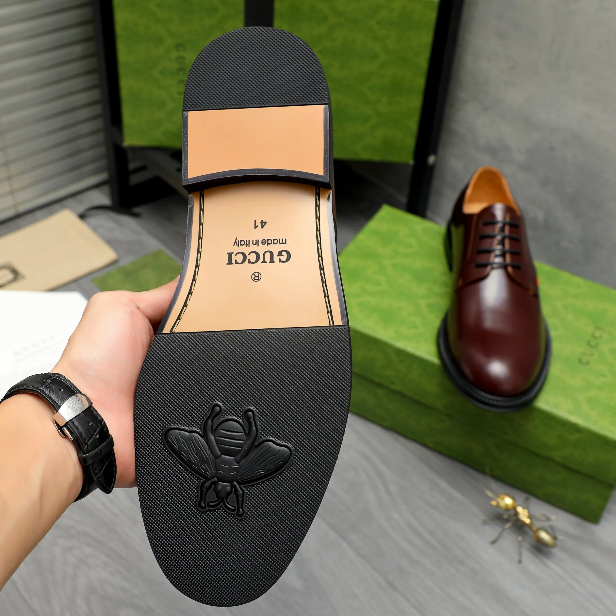 Men's shoes 💰500 Product trademark: GUCCI "Gucci" business lace-up leather shoes Regular size: 38-44 (45.46 custom-made, non-returnable) Product materials: Selected pearlescent cowhide upper, cowhide lining, original rubber outsole